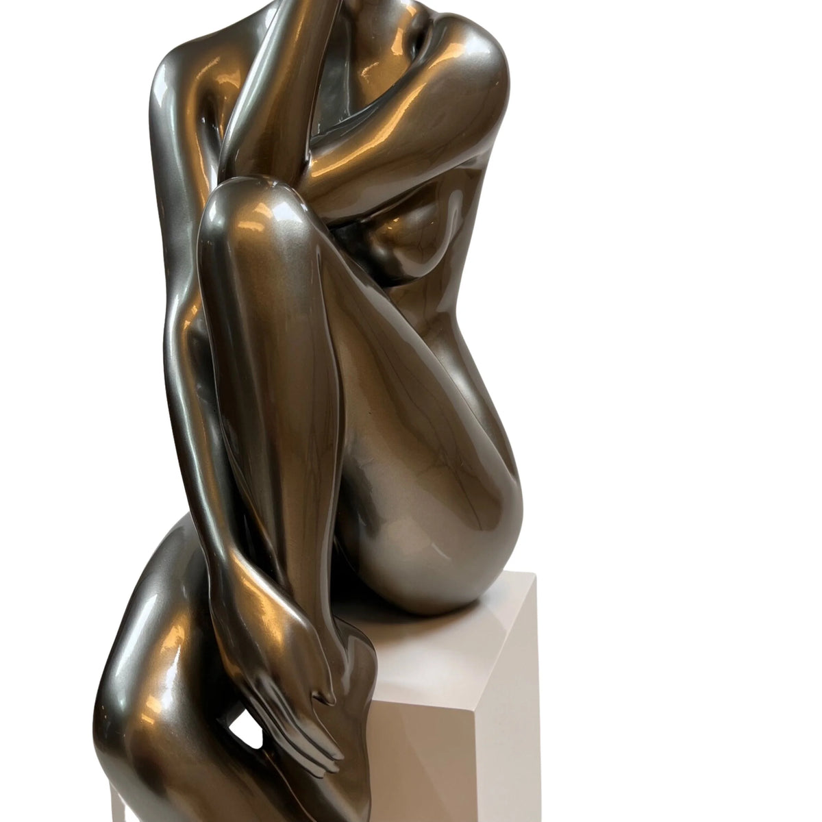 ANTOINETTE DOLL SCULPTURE WITH WHITE BASE // GLOSSY GRAY