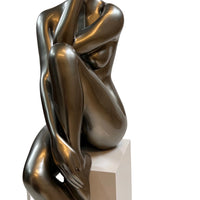 ANTOINETTE DOLL SCULPTURE WITH WHITE BASE // GLOSSY GRAY