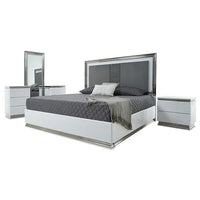 BEDROOM SET W VANITY OR DRESSER